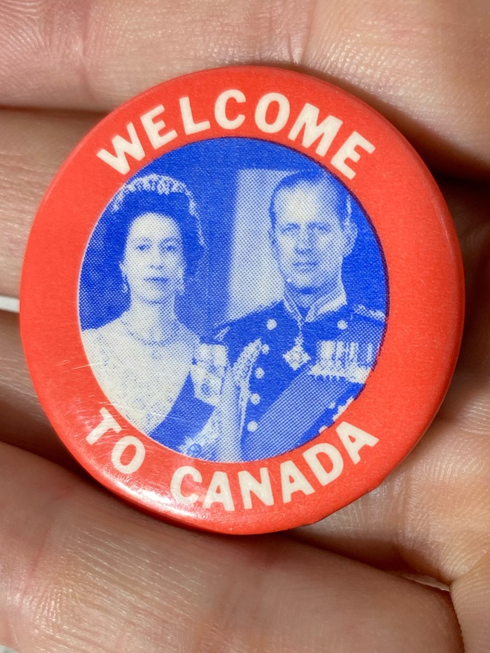 Vintage 1959 Queen Elizabeth II Prince Philip Welcome To Canada Royal Tour Pin - Picture 5 of 11